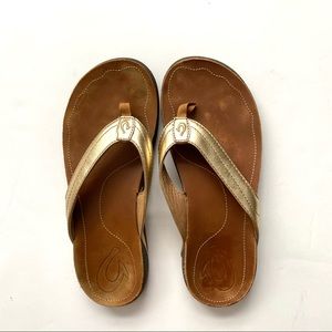 OLUKAI Kumu Gold Leather Sandals Size 9